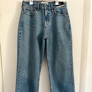 Abercrombie & Fitch Low Rise Baggy Jeans